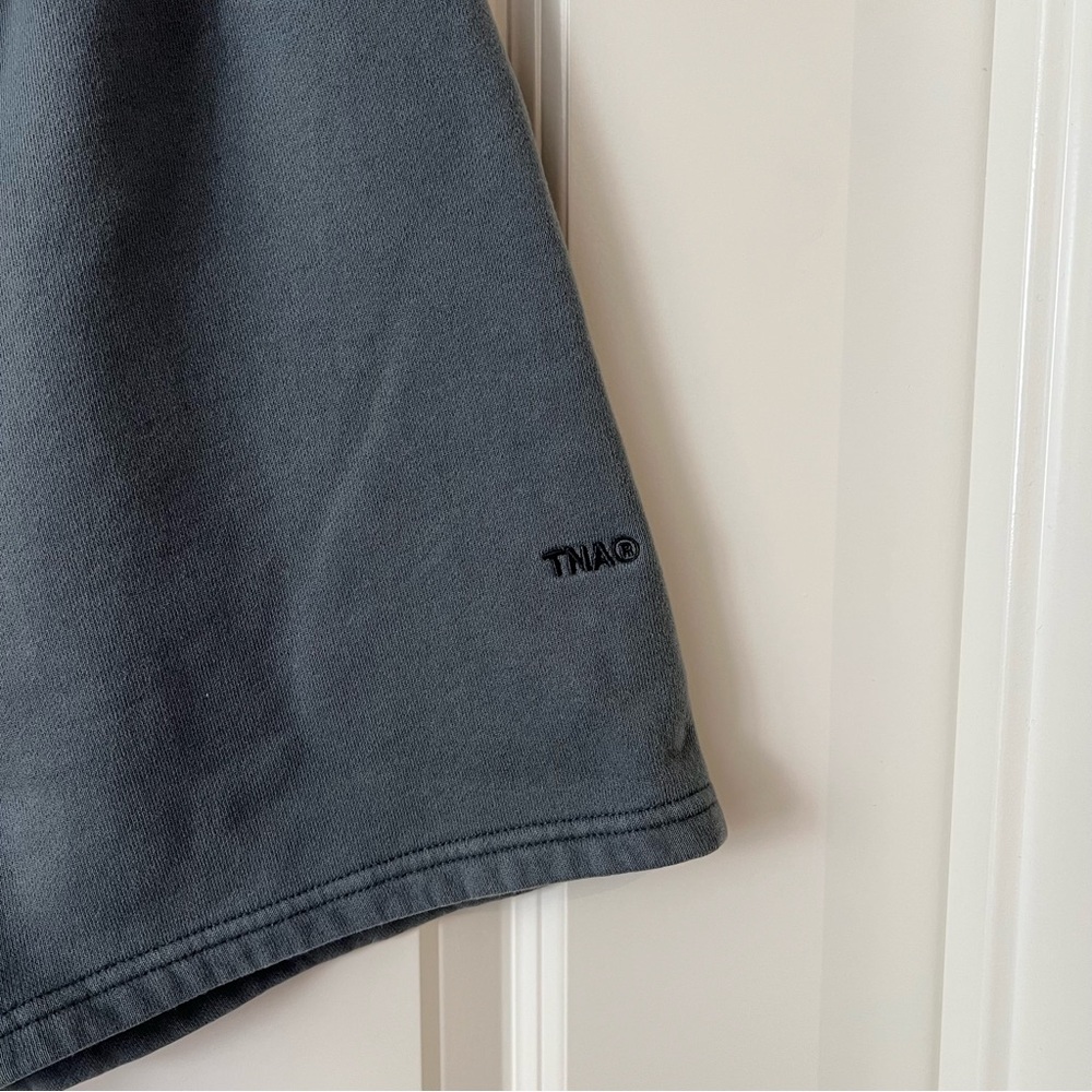 Aritzia TNA Cozy Fleece 3” Sweat Short in Echo Grey - Picture 3 of 4